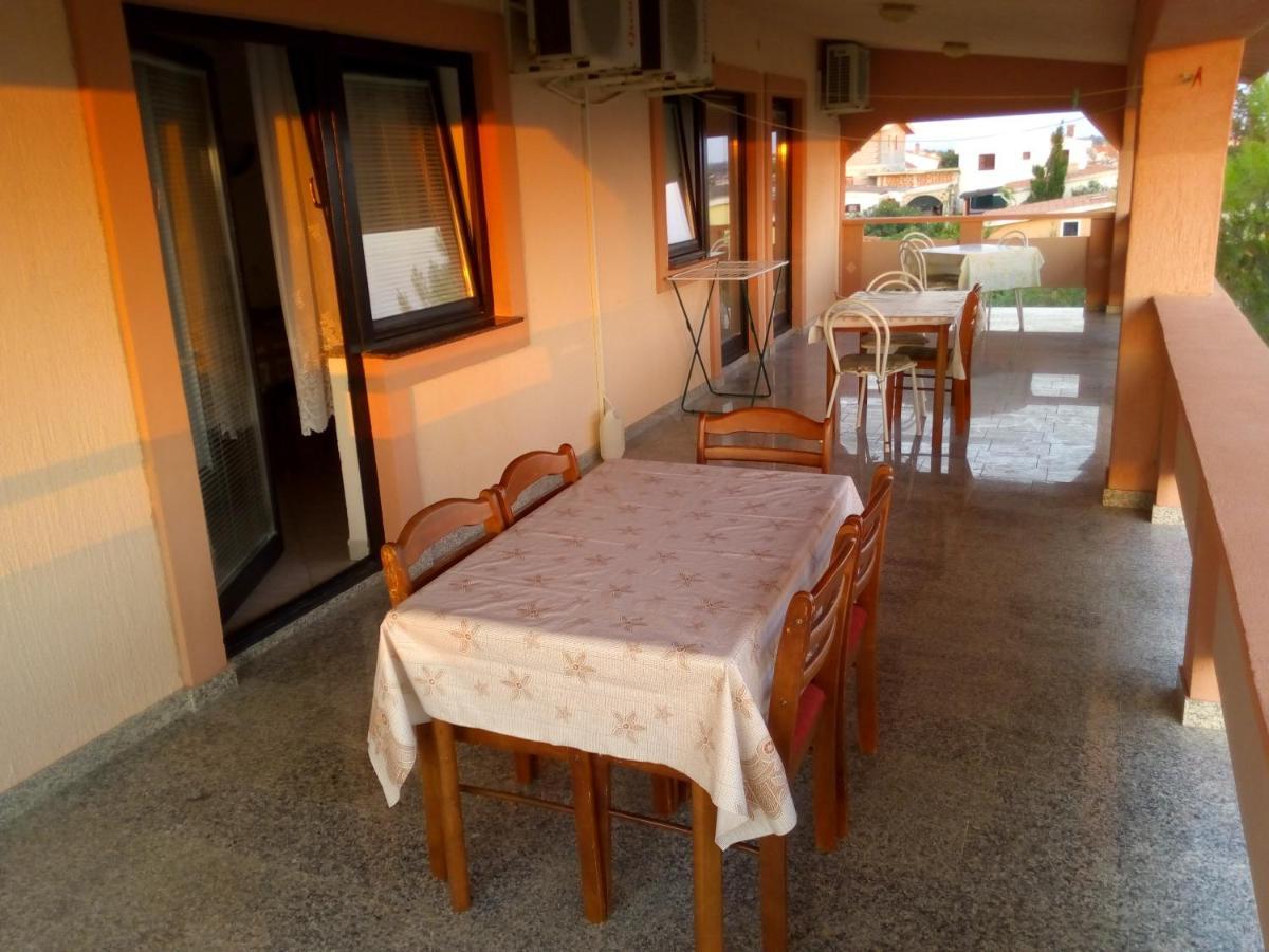 Maslina Apartment Vir Luaran gambar