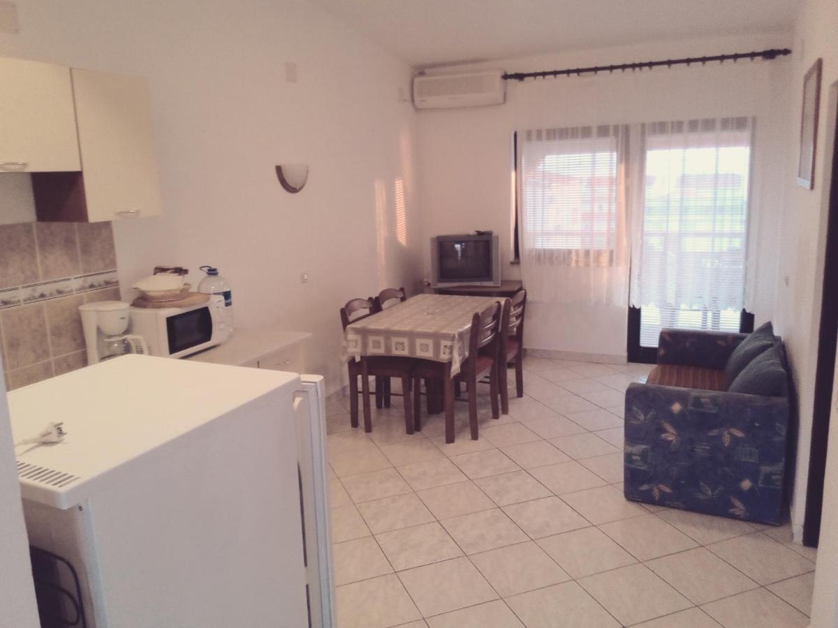 Maslina Apartment Vir Luaran gambar