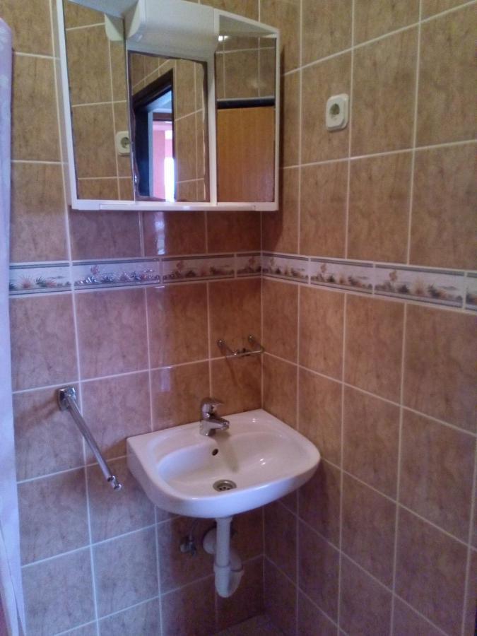 Maslina Apartment Vir Luaran gambar