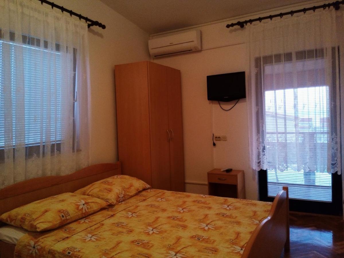 Maslina Apartment Vir Luaran gambar